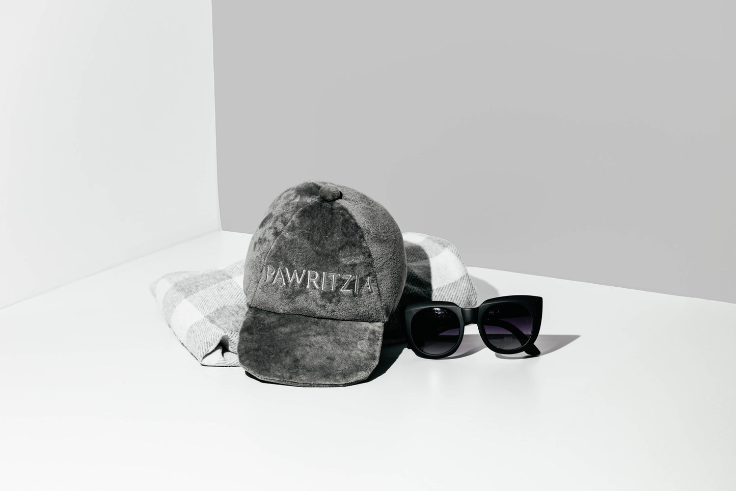 PAWTY ANIMALS Eco-Friendly Pawritzia Hat Dog Toy