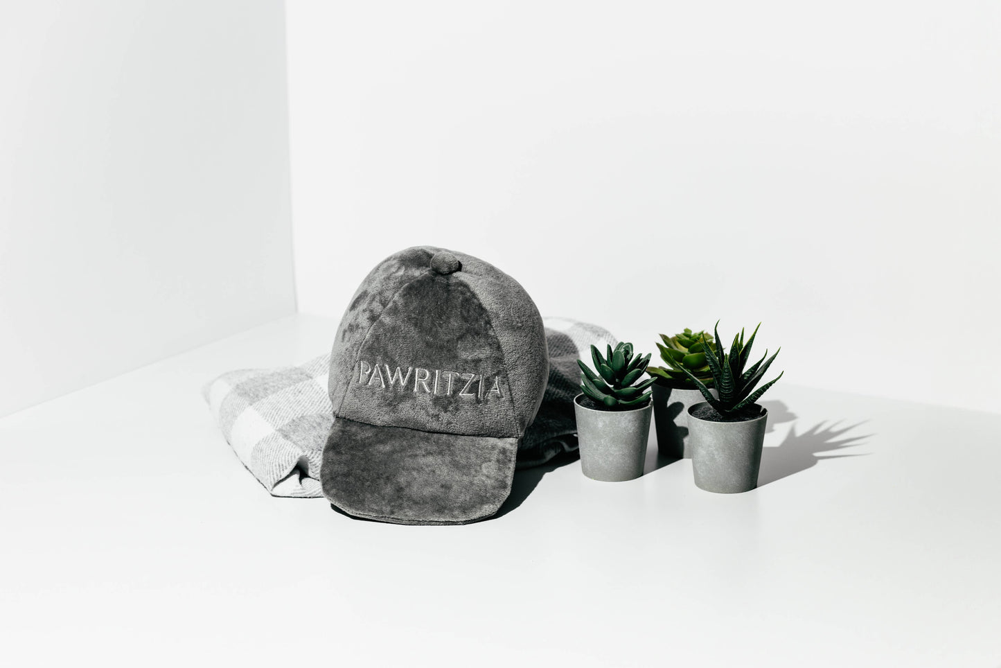 PAWTY ANIMALS Eco-Friendly Pawritzia Hat Dog Toy