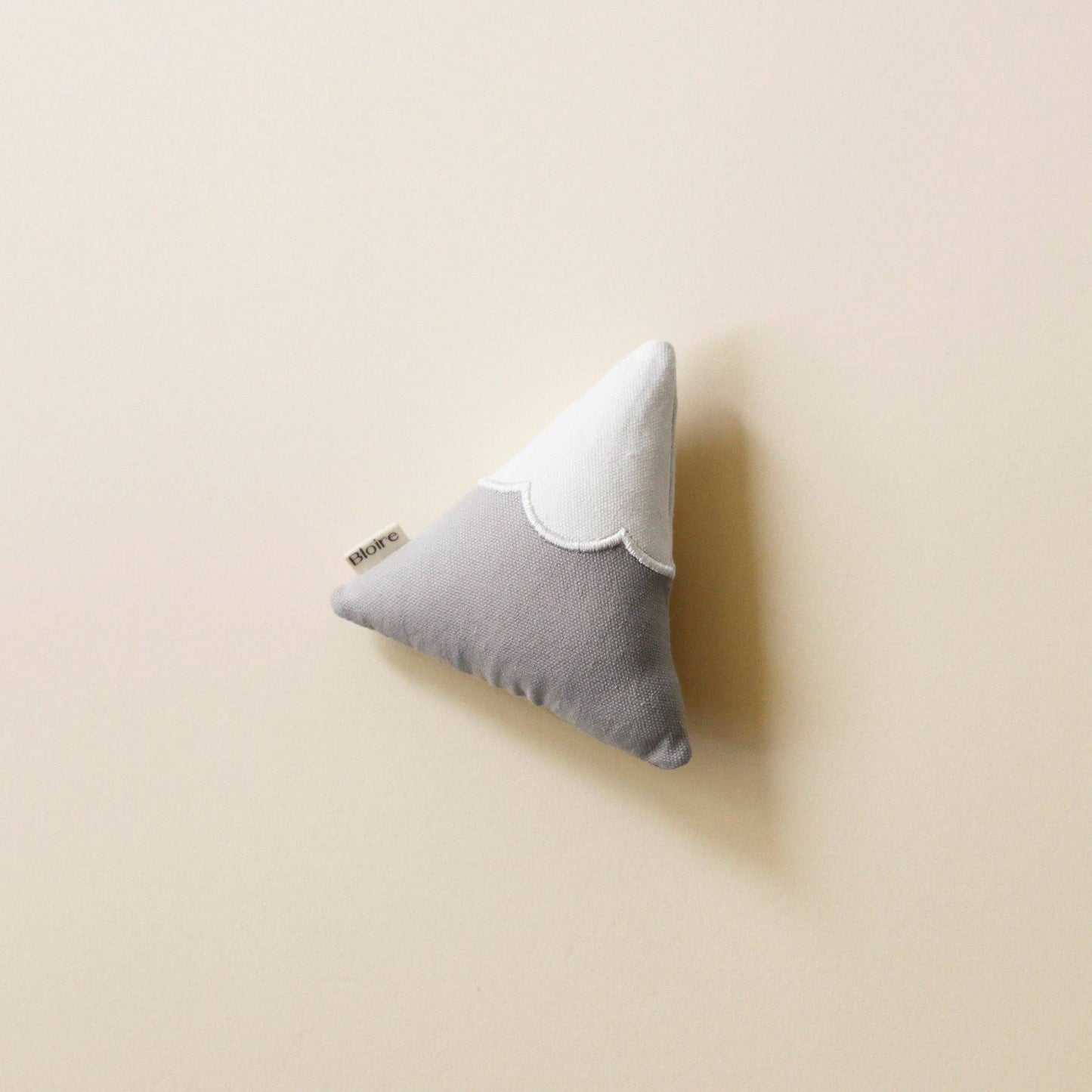 BLOIRE Cat Toy - Snowy Mountain