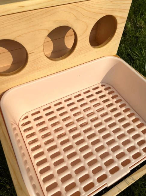 Rabbit Hay Feeder, Litter Box & Mesh Grate